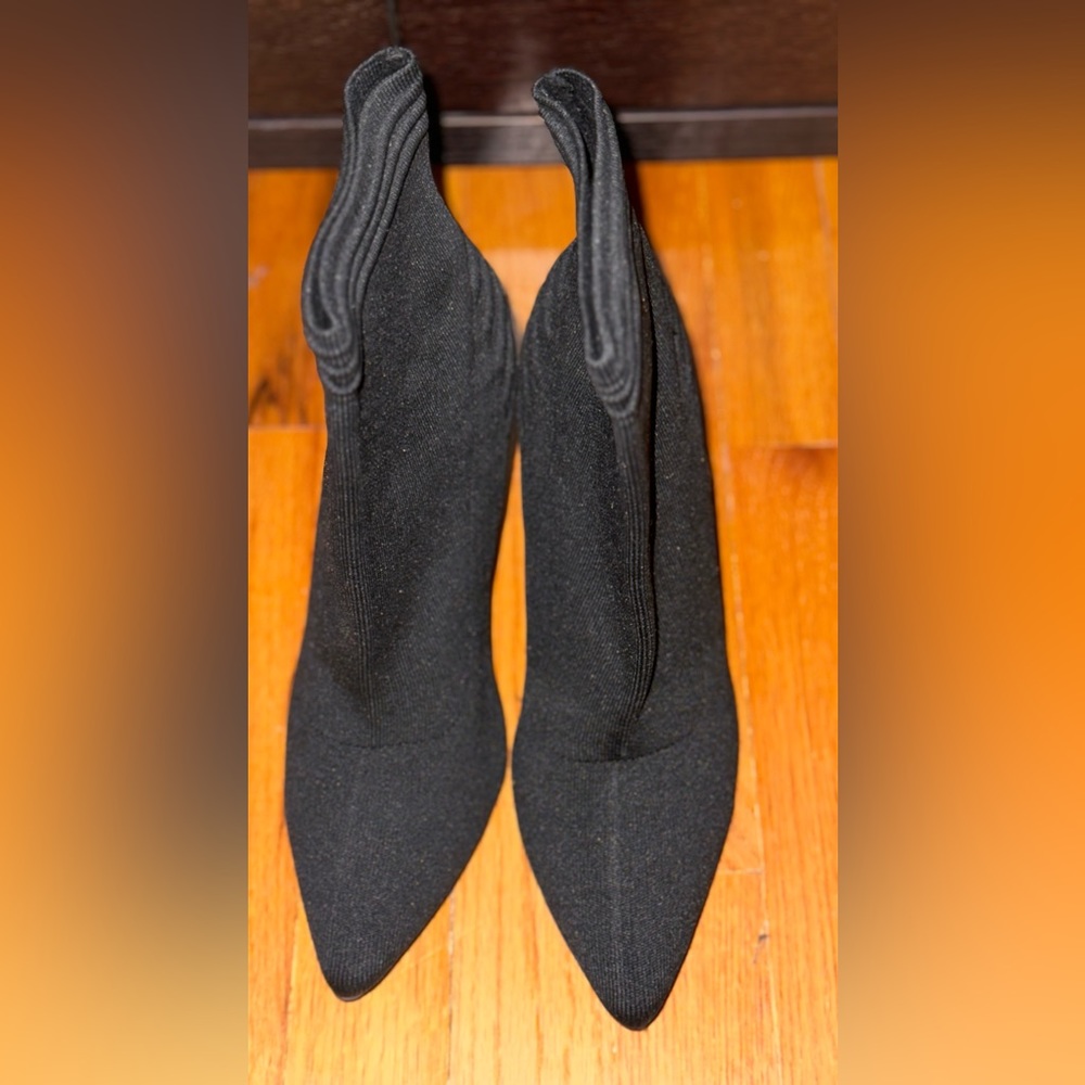Mia brand used black booties